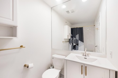 8431 Jellicoe Street, Vancouver, BC 