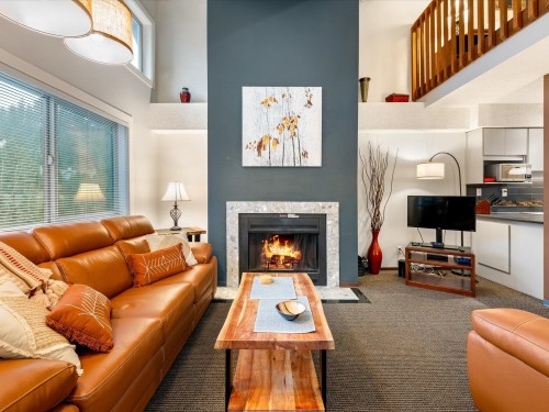 320-2021 Karen Crescent  Whistler, BC V8E 0H1