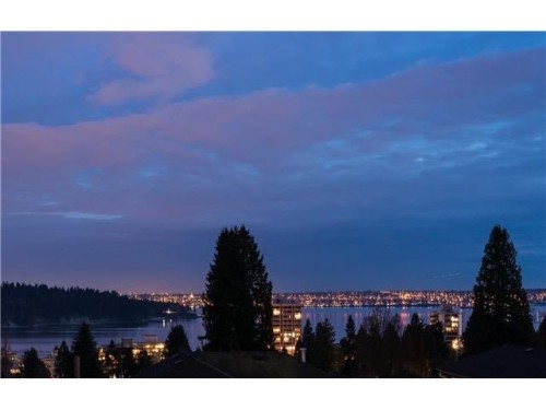 1468 Kings Avenue, West Vancouver, BC 