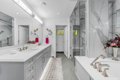 1812 Cardinal Crescent, North Vancouver, BC 