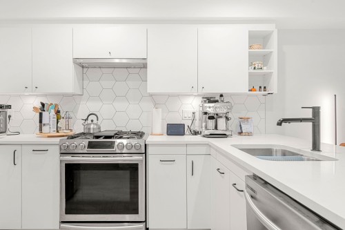 402-1519 Crown Street, Vancouver, BC 