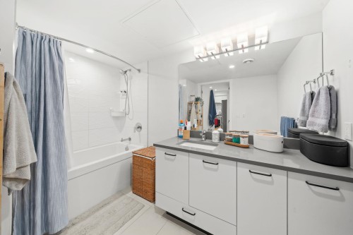 402-1519 Crown Street, Vancouver, BC 