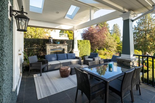 2623 Lawson Avenue, West Vancouver, BC 