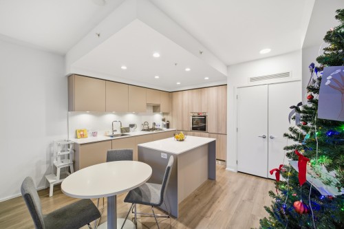 4704-3809 Evergreen Place, Burnaby, BC 