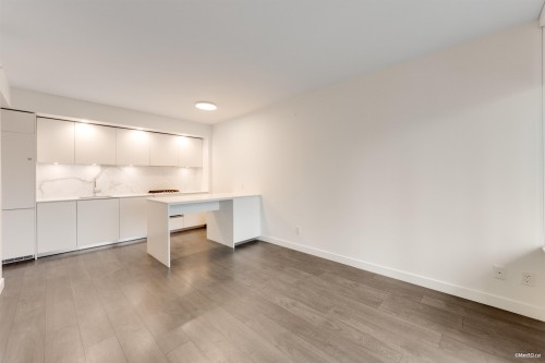 701-6463 Silver Avenue, Burnaby, BC 