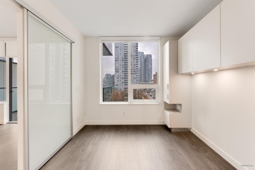 701-6463 Silver Avenue, Burnaby, BC 