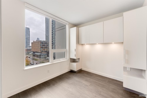 701-6463 Silver Avenue, Burnaby, BC 