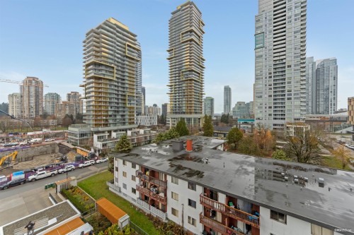 701-6463 Silver Avenue, Burnaby, BC 