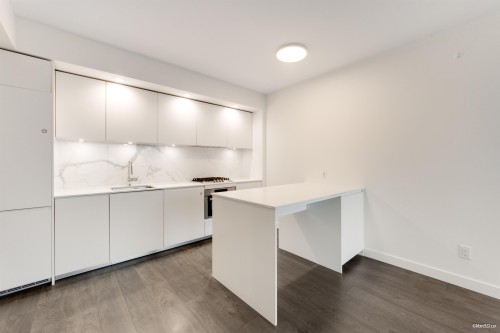 701-6463 Silver Avenue, Burnaby, BC 