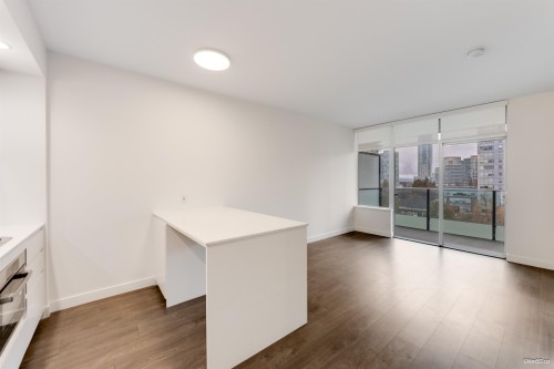 701-6463 Silver Avenue, Burnaby, BC 