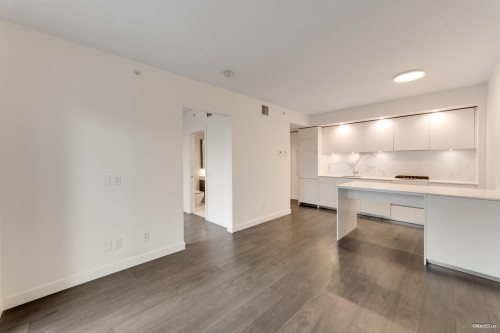 701-6463 Silver Avenue, Burnaby, BC 