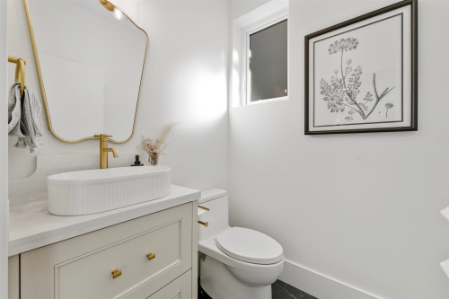 1759 16Th Avenue W, Vancouver, BC 