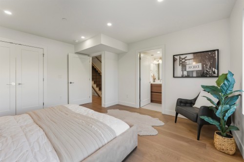 1759 16Th Avenue W, Vancouver, BC 