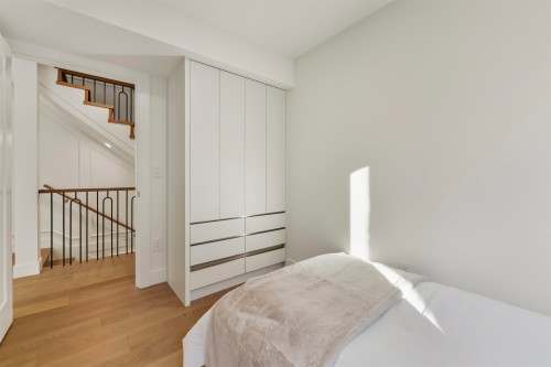 1759 16Th Avenue W, Vancouver, BC 