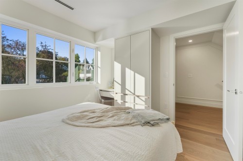 1759 16Th Avenue W, Vancouver, BC 