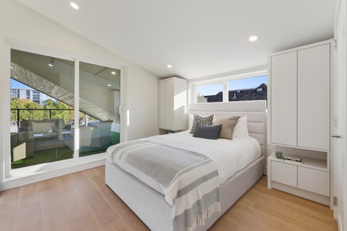 1759 16Th Avenue W, Vancouver, BC 