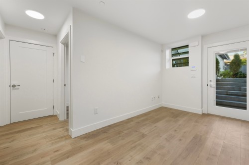 1759 16Th Avenue W, Vancouver, BC 