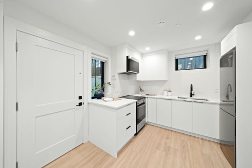 2791 21St Avenue W, Vancouver, BC 