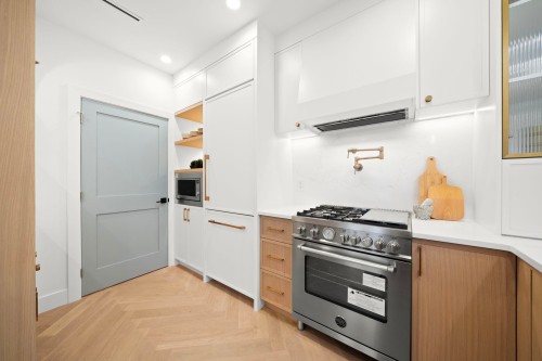 2793 21St Avenue W, Vancouver, BC 