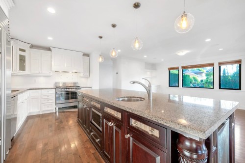 1031 Inglewood Avenue, West Vancouver, BC 