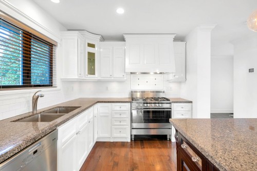 1031 Inglewood Avenue, West Vancouver, BC 