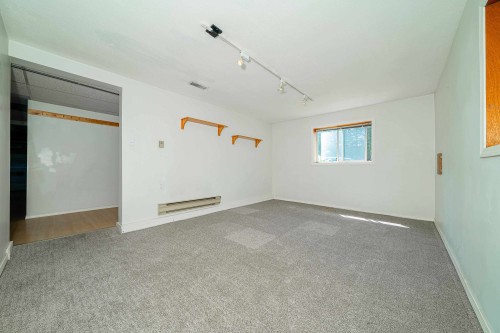 432 25Th Street W, North Vancouver, BC 