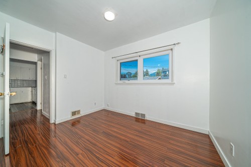 432 25Th Street W, North Vancouver, BC 