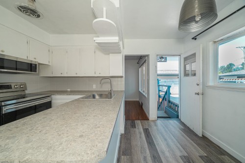 432 25Th Street W, North Vancouver, BC 