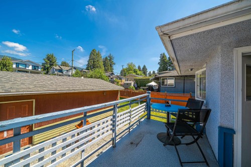 432 25Th Street W, North Vancouver, BC 