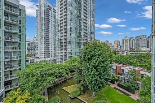 90X-1077 Marinaside Crescent, Vancouver, BC 