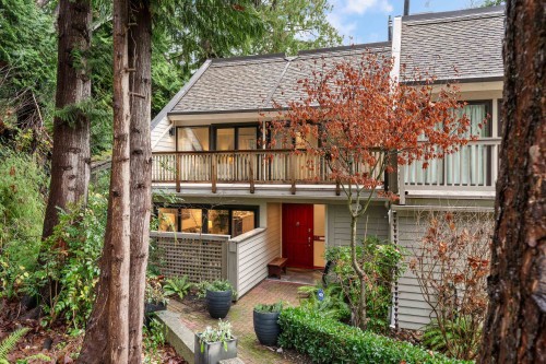 25-4957 Marine Drive  West Vancouver, BC V7W 2P5