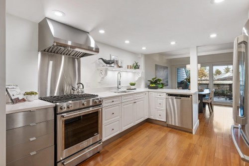 25-4957 Marine Drive, West Vancouver, BC 