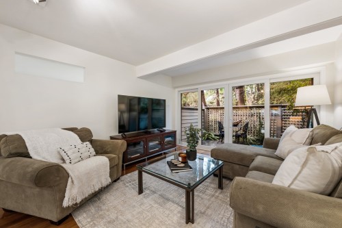 25-4957 Marine Drive, West Vancouver, BC 