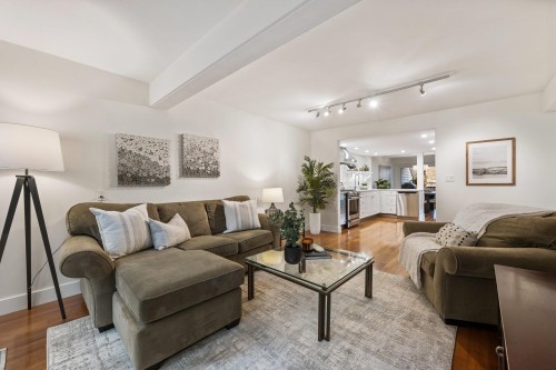 25-4957 Marine Drive, West Vancouver, BC 