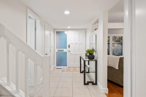 25-4957 Marine Drive, West Vancouver, BC 