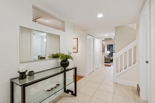 25-4957 Marine Drive, West Vancouver, BC 