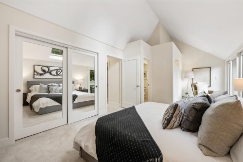 25-4957 Marine Drive, West Vancouver, BC 