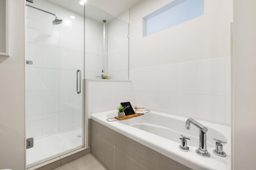 25-4957 Marine Drive, West Vancouver, BC 