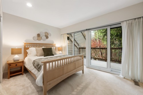 25-4957 Marine Drive, West Vancouver, BC 