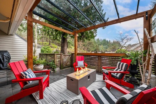 25-4957 Marine Drive, West Vancouver, BC 