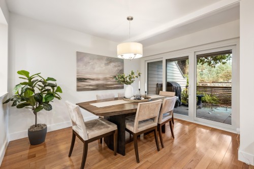 25-4957 Marine Drive, West Vancouver, BC 