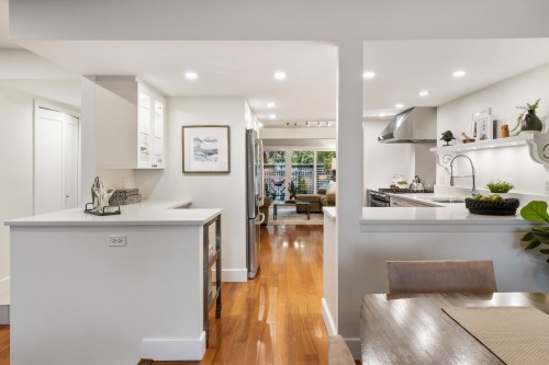 25-4957 Marine Drive, West Vancouver, BC 