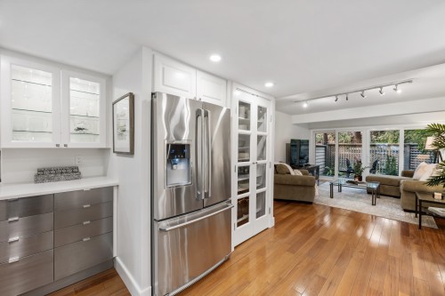 25-4957 Marine Drive, West Vancouver, BC 