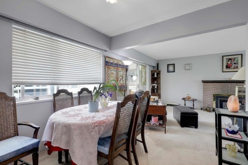 203 26Th Street E, North Vancouver, BC 