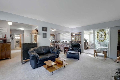 203 26Th Street E, North Vancouver, BC 