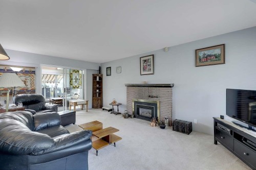 203 26Th Street E, North Vancouver, BC 