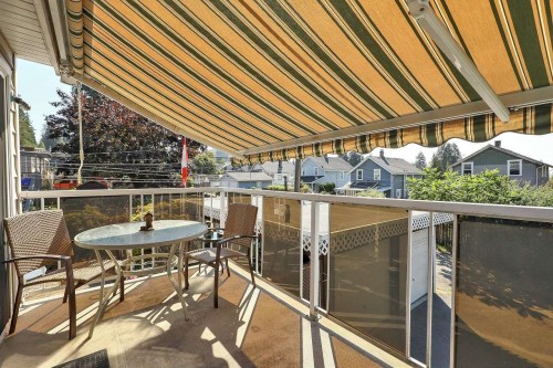 203 26Th Street E, North Vancouver, BC 