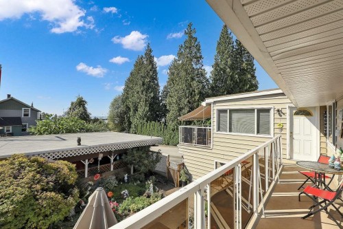 203 26Th Street E, North Vancouver, BC 