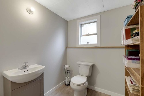 203 26Th Street E, North Vancouver, BC 