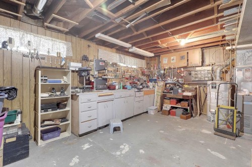 203 26Th Street E, North Vancouver, BC 